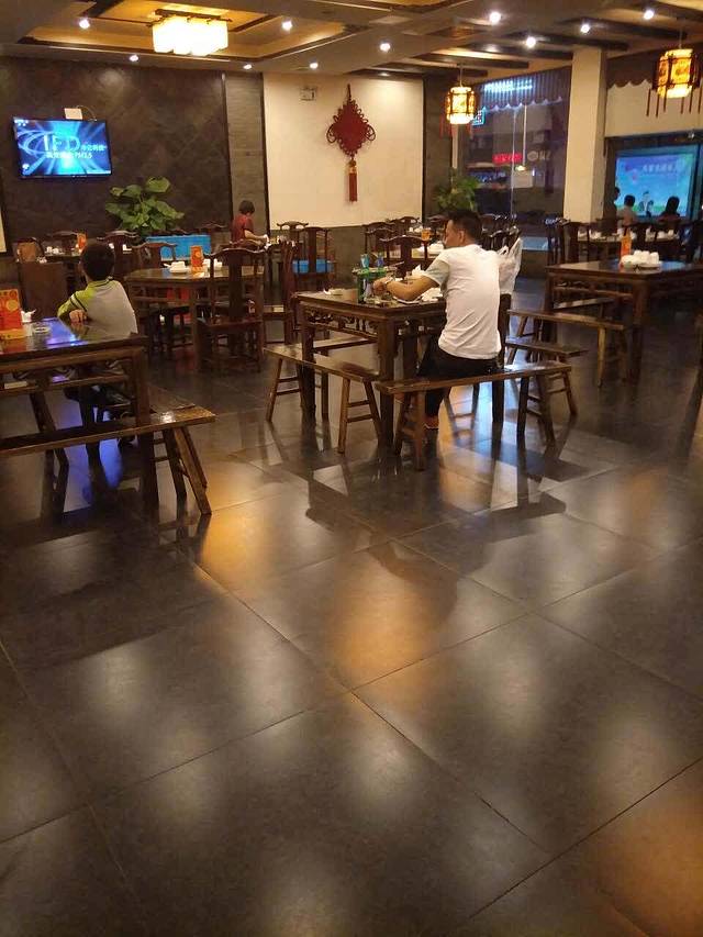 鸿兴楼酒家(阜阳路店)