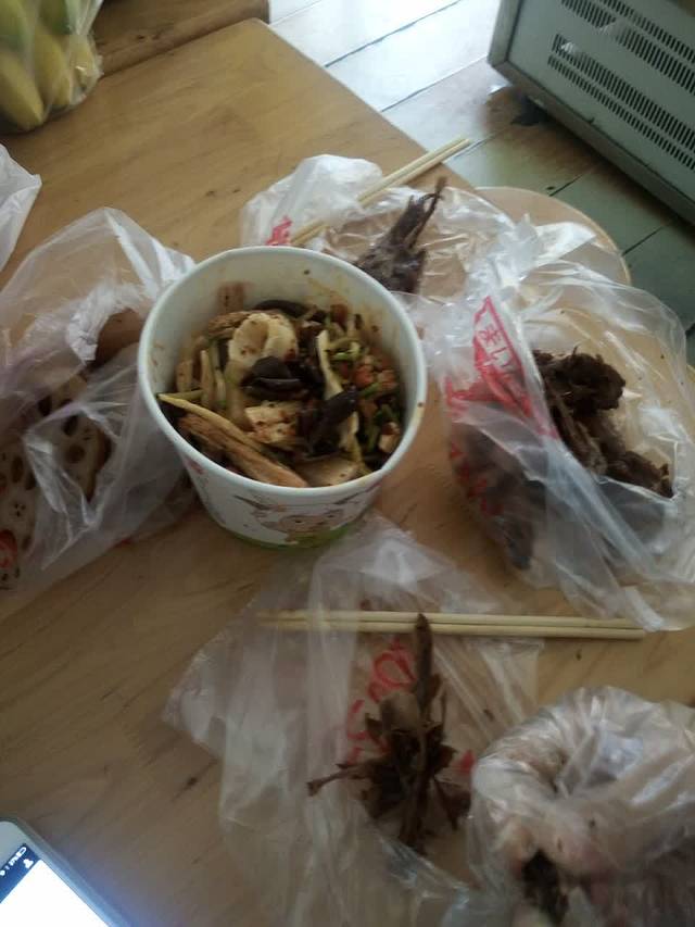 宴问卤咖(榔梨店)