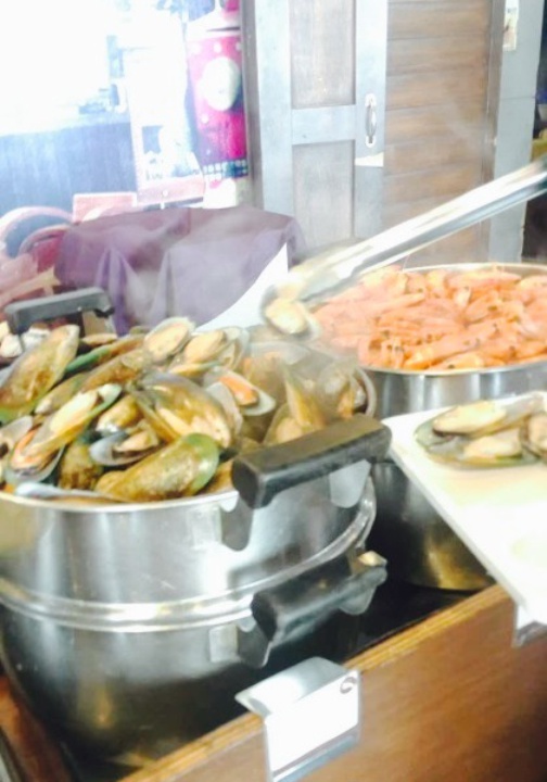 彩虹云霄酒店8182层国际自助餐