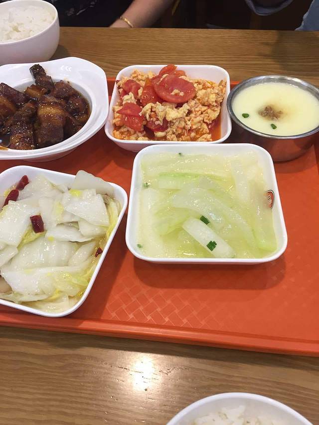 臻味源美食餐厅·金华砂锅筒骨煲