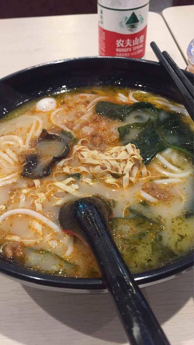 灵芝妹子海鲜米线(锦辉店)