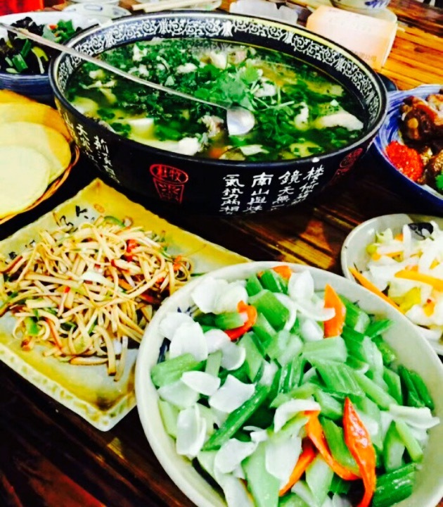 老脸西南民俗菜馆(希望店)