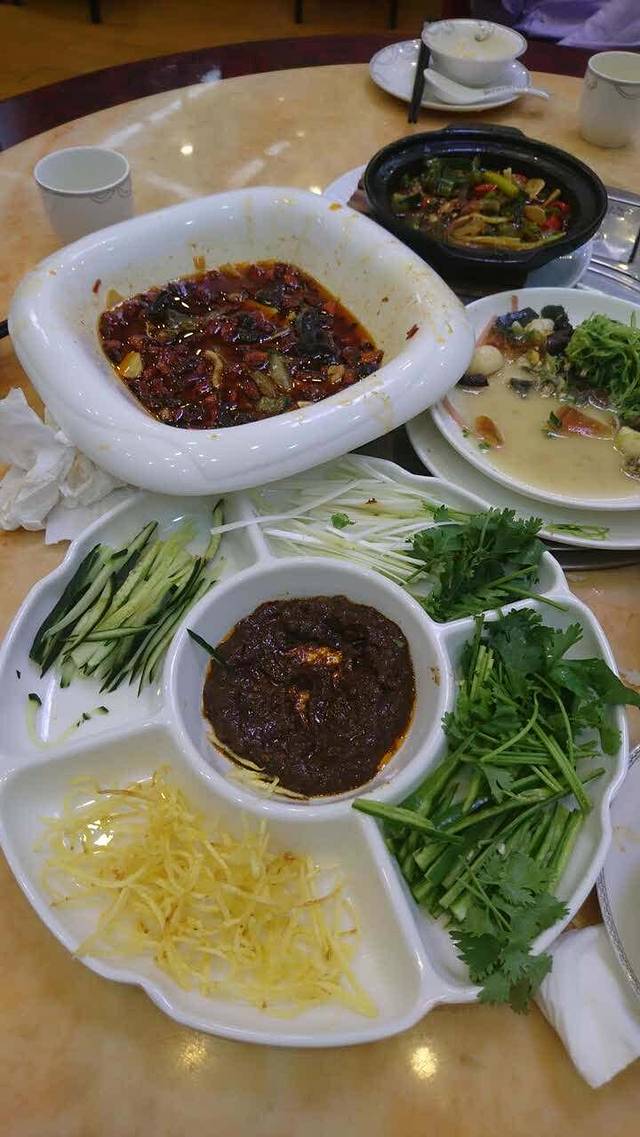 晨晨饺子馆(百顺商业广场店)