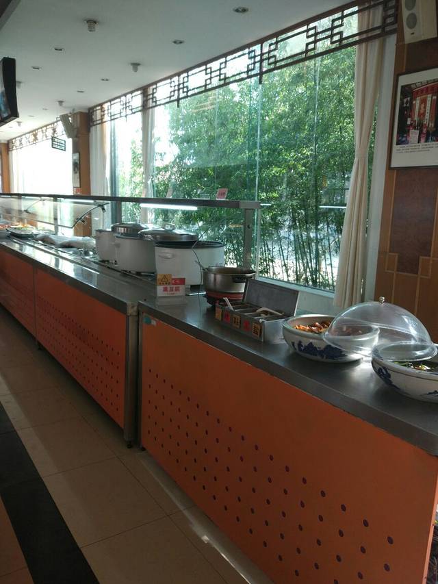 曲阜服务区东区自助餐厅