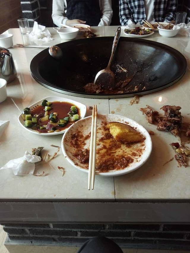 王老六铁锅炖鱼(圣亚海洋店)