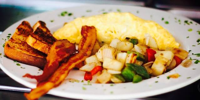 Hippos Marina Lounge