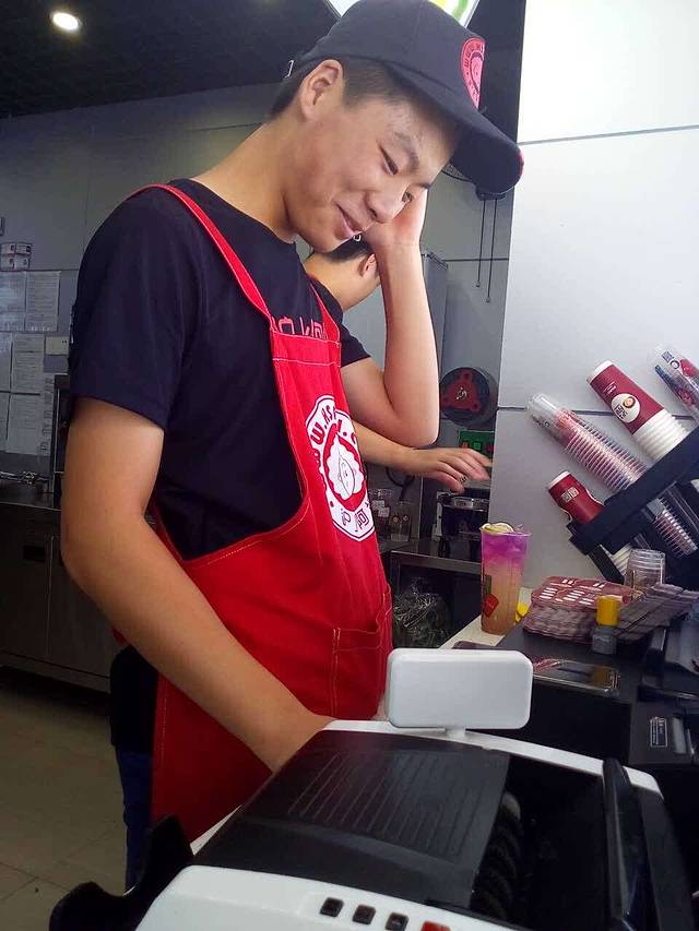 沪上阿姨鲜果茶(湖心路店)