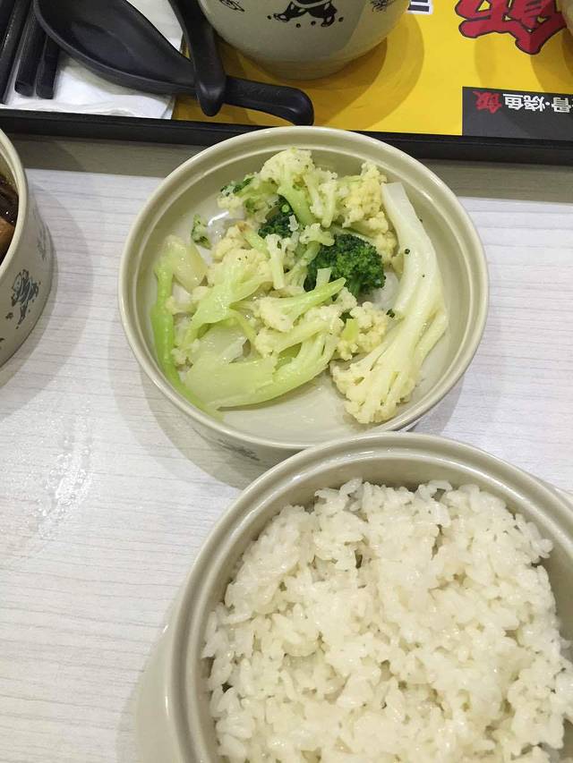 老娘舅(花津南路大润发餐厅)