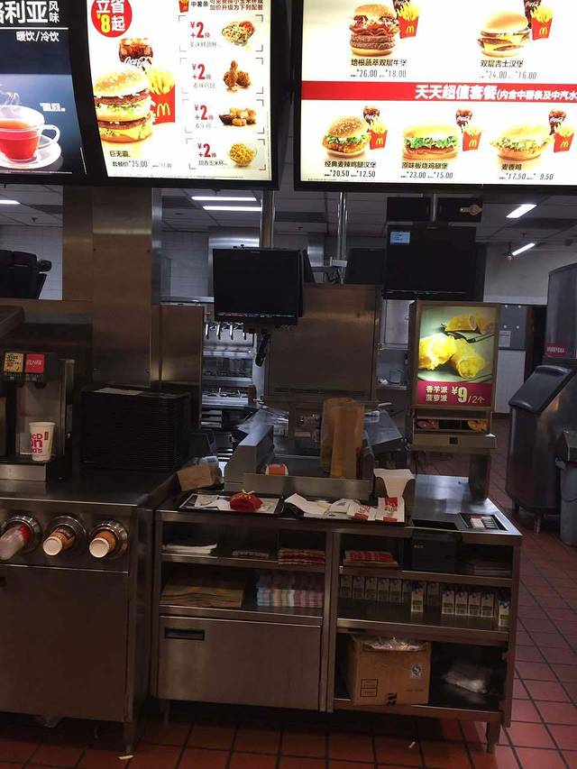 麦当劳(黄河店)