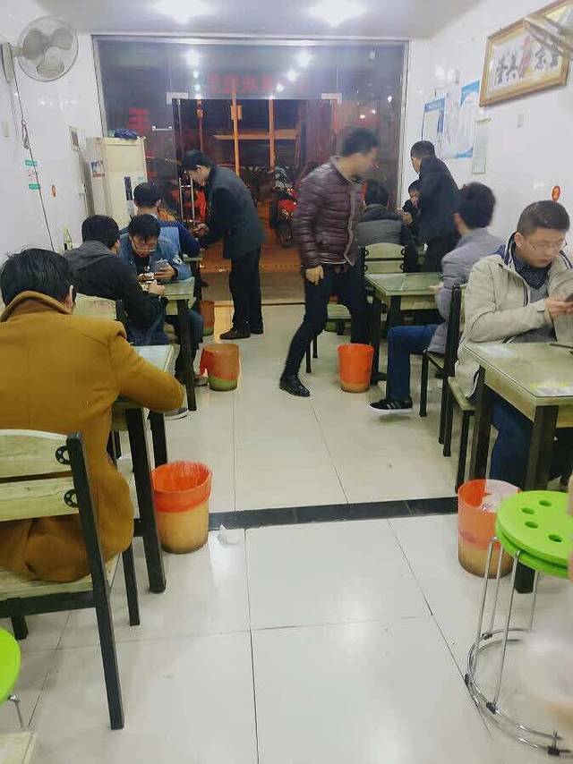 汪阿姨盖浇饭水饺面条锅贴