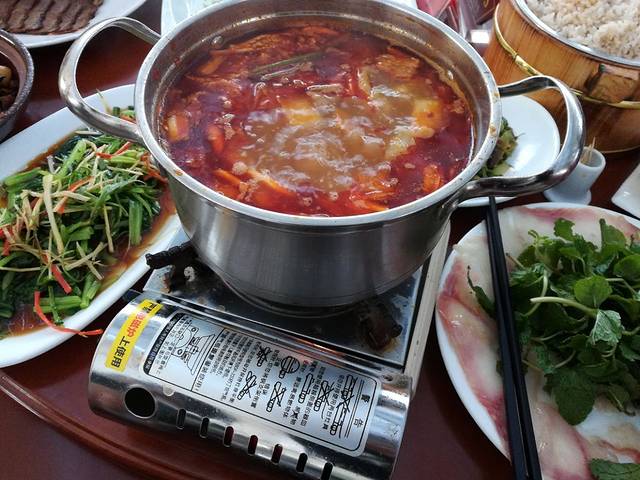 高黎贡山茶博园养生餐厅