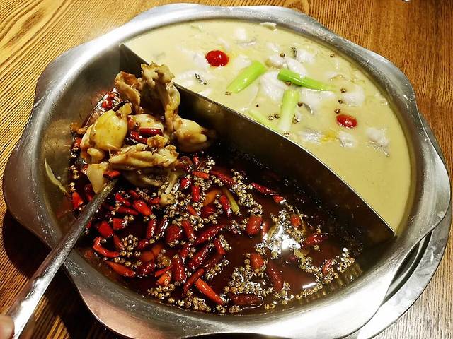 哥老官重庆美蛙鱼头(长寿路店)