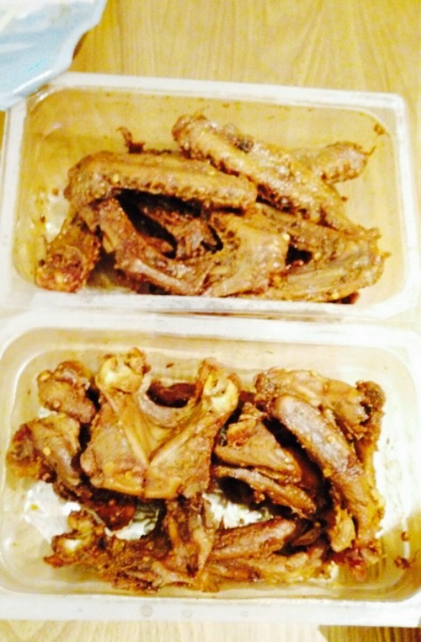 周黑鸭(杭州地铁凤起路店)