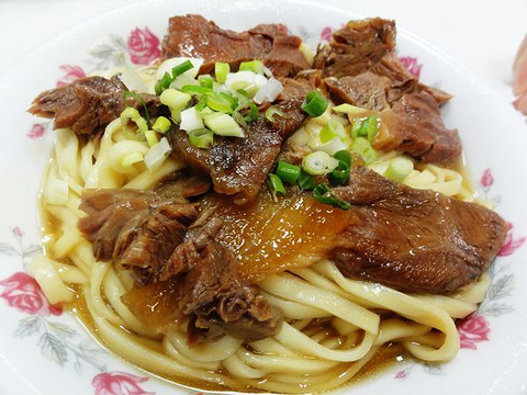 港园牛肉面(盐埕店)