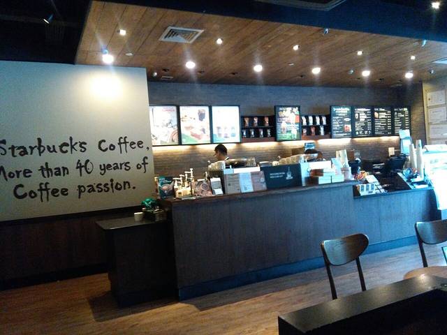 星巴克(利津路店)