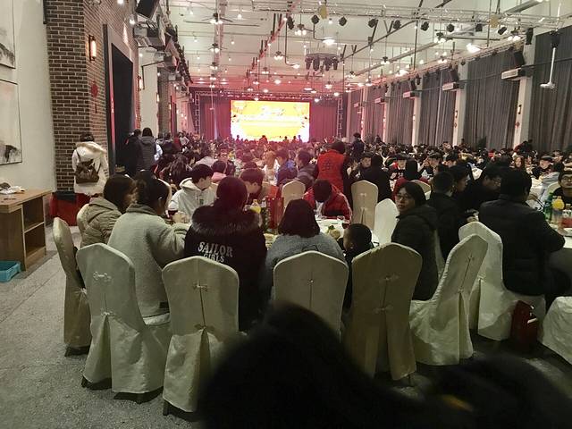 豪森假日花园大酒店餐厅