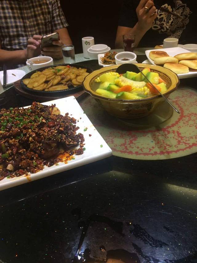 滇骄·云南人家(宝兴店)