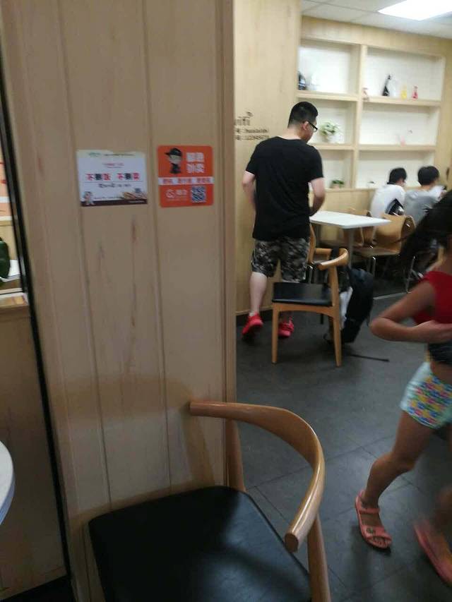 华莱士·全鸡汉堡(缙云三店)