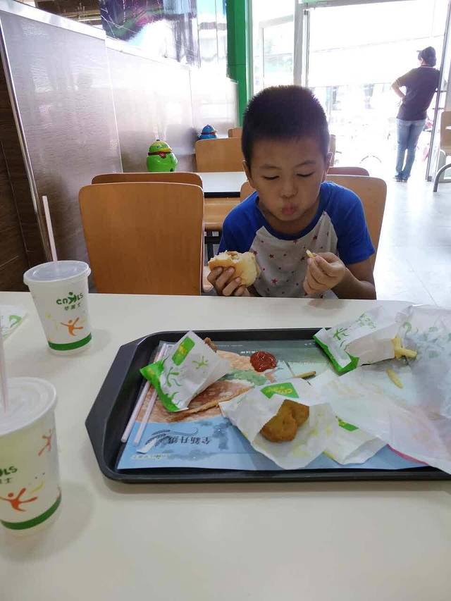 华莱士·全鸡汉堡(石花店)