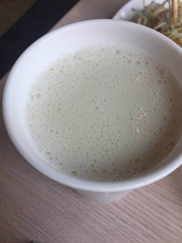 良鹰美食林(高平路店)