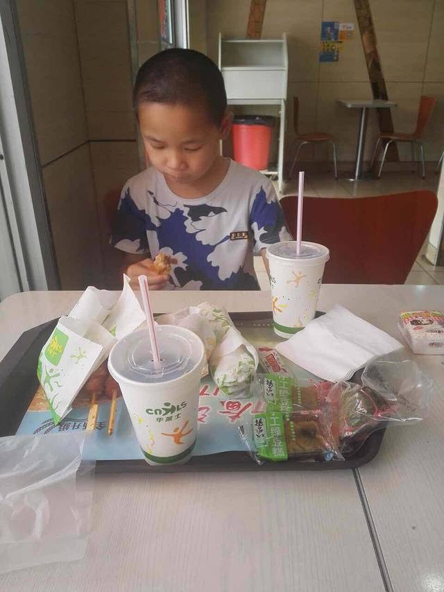 华莱士·全鸡汉堡(新河工业园店)