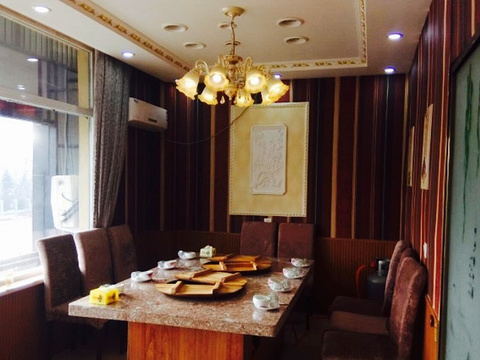 珲春金鼎盛灶台鸡鱼饭店