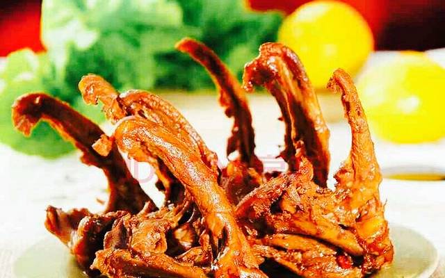 特色:鸡爪 鸡肝 鸭心 鸭胗 鸭腿 猪耳朵 猪蹄 花生米 鸭肝 猪肉 鸭架