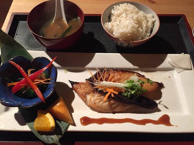 Hitoe Sushi Japanese Restaurant