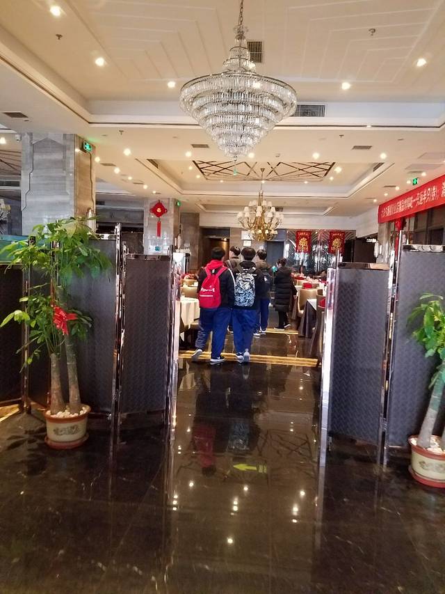 大铁勺酒楼(阳光新业广场店)