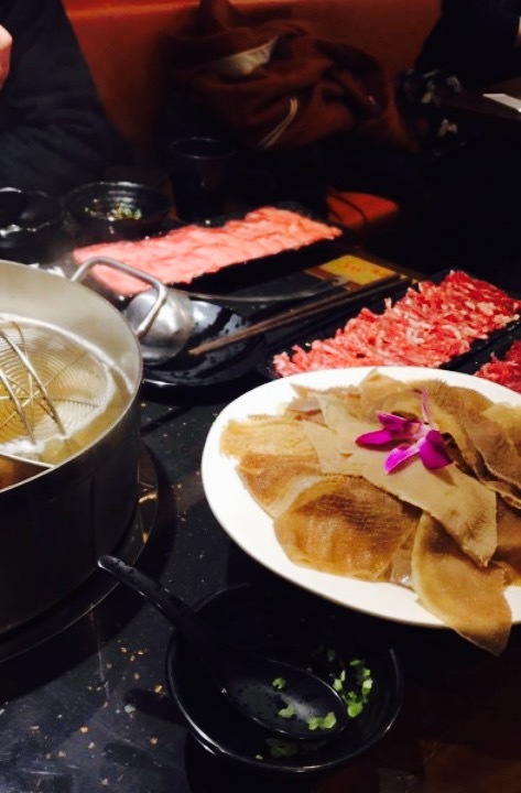 粤来越牛潮汕火锅(蚌山万达店)