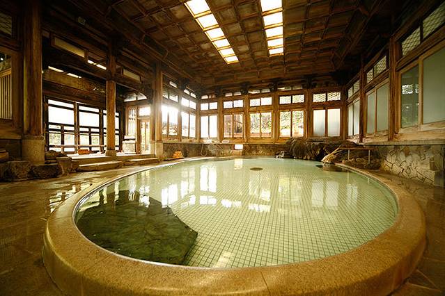 汤田中涩温泉乡