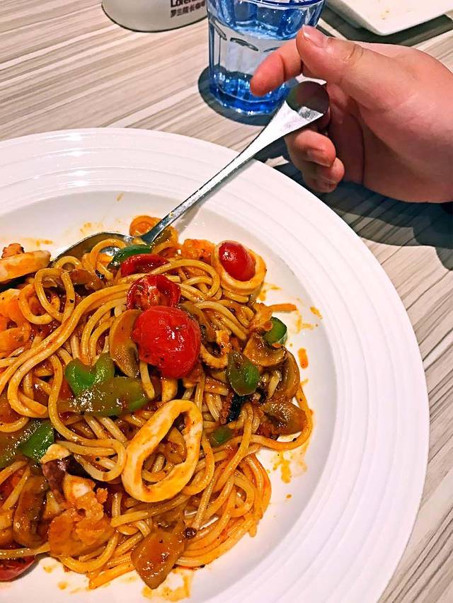 必胜客(泛悦南国广场店)