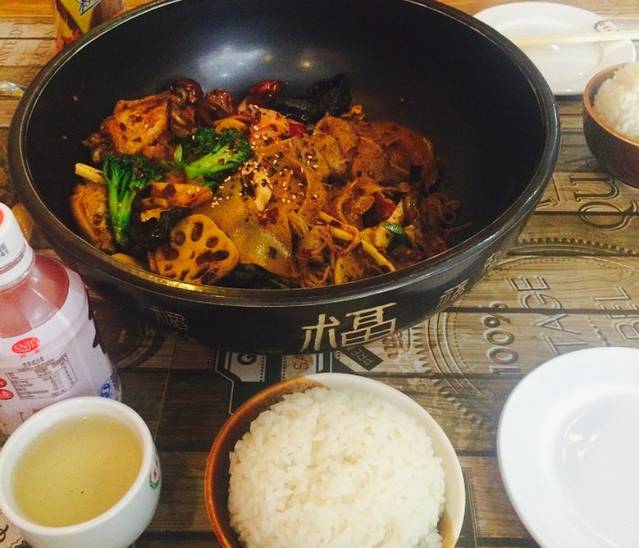 滇池一家麻辣香锅(报社店)