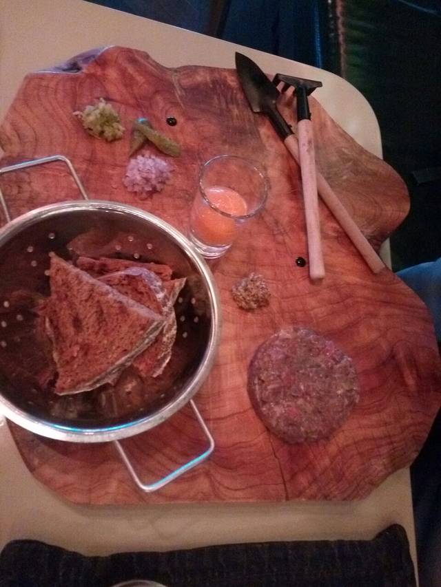 Selfie Restaurant & Club