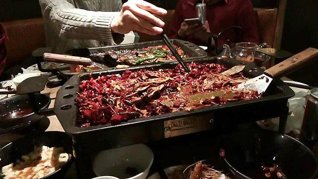 江边城外烤全鱼(南通CBD大有境店)