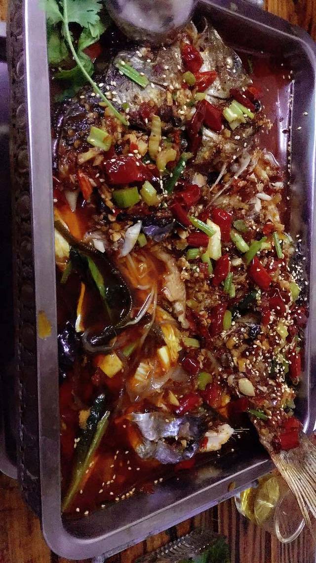 阿咪乃·清真烤鱼·干锅牛肉·这家好吃呢