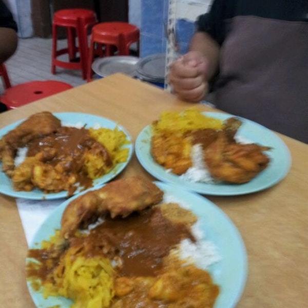 Nasi kandar beratur