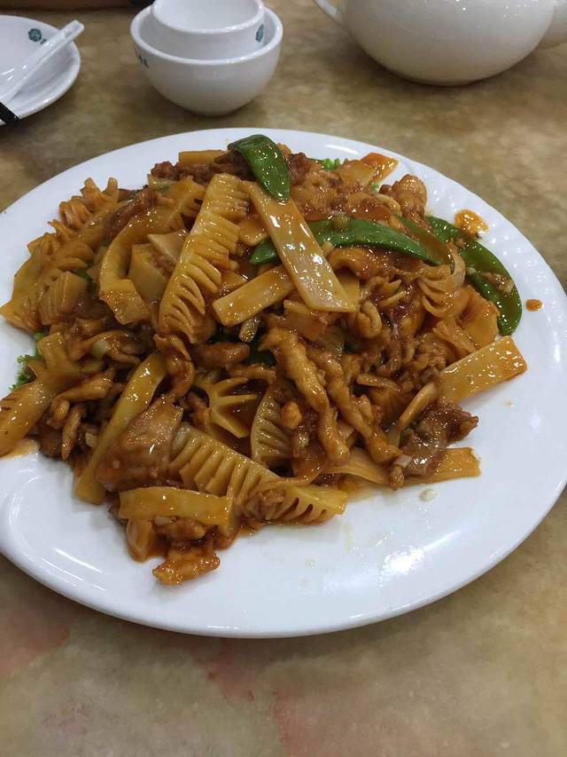 鸿起顺饭庄(食品街总店)