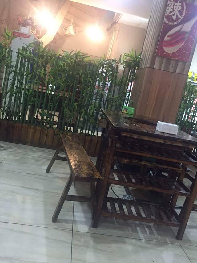 六婆串串香火锅(八七路店)