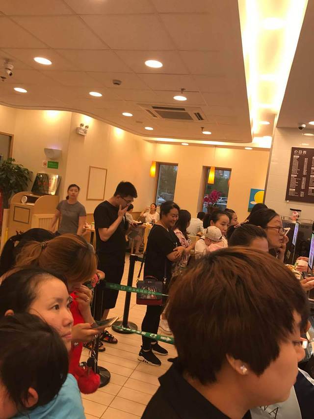 美食广场德克士暖城e站