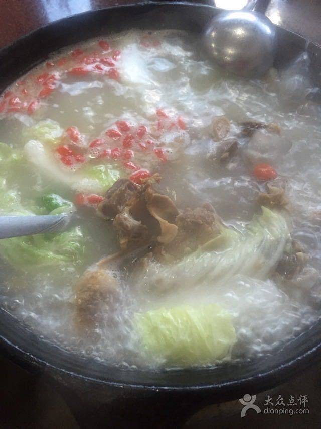 梅里特色火锅店