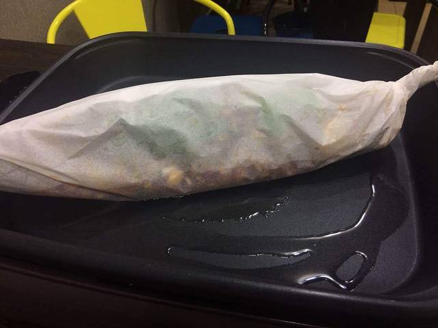 纸上烤鱼(塑像店)