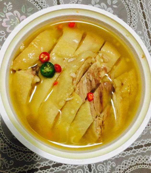 紫燕百味鸡(盛岸路店)人均:21元 特色:香辣豆干 香辣鸭脖 白油腐竹