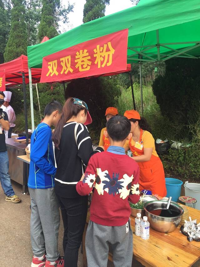 八街双双卷粉(青云路店)