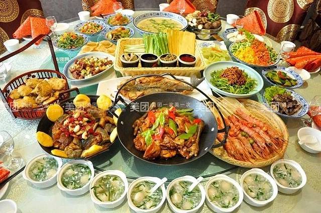 合家亲老潍县菜馆(东方路店)