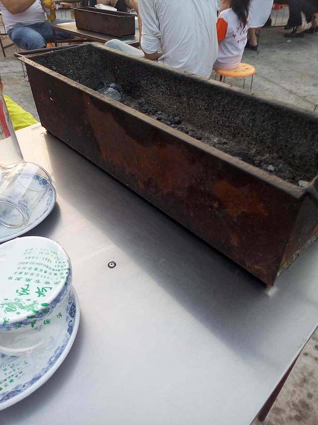 羊山八处烧烤(铁路桥店)