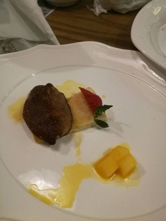 食间·MQ牛排馆(Party古堡店)