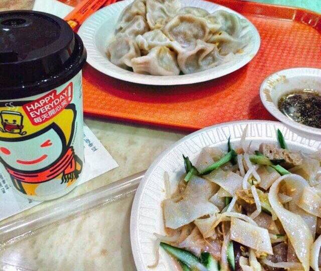 新世界地下一层美食广场