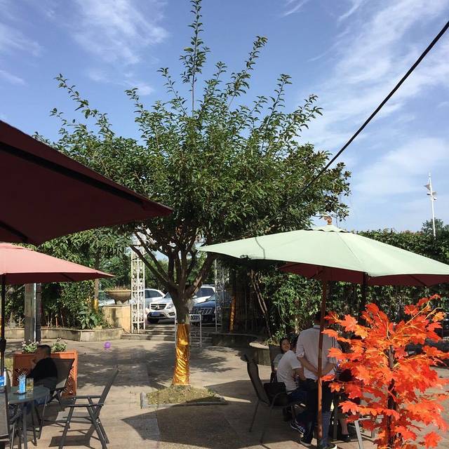 芙洛拉·花神咖啡(王府井购物中心店)