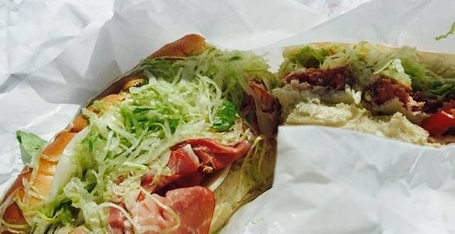 Italia Deli & Bakery